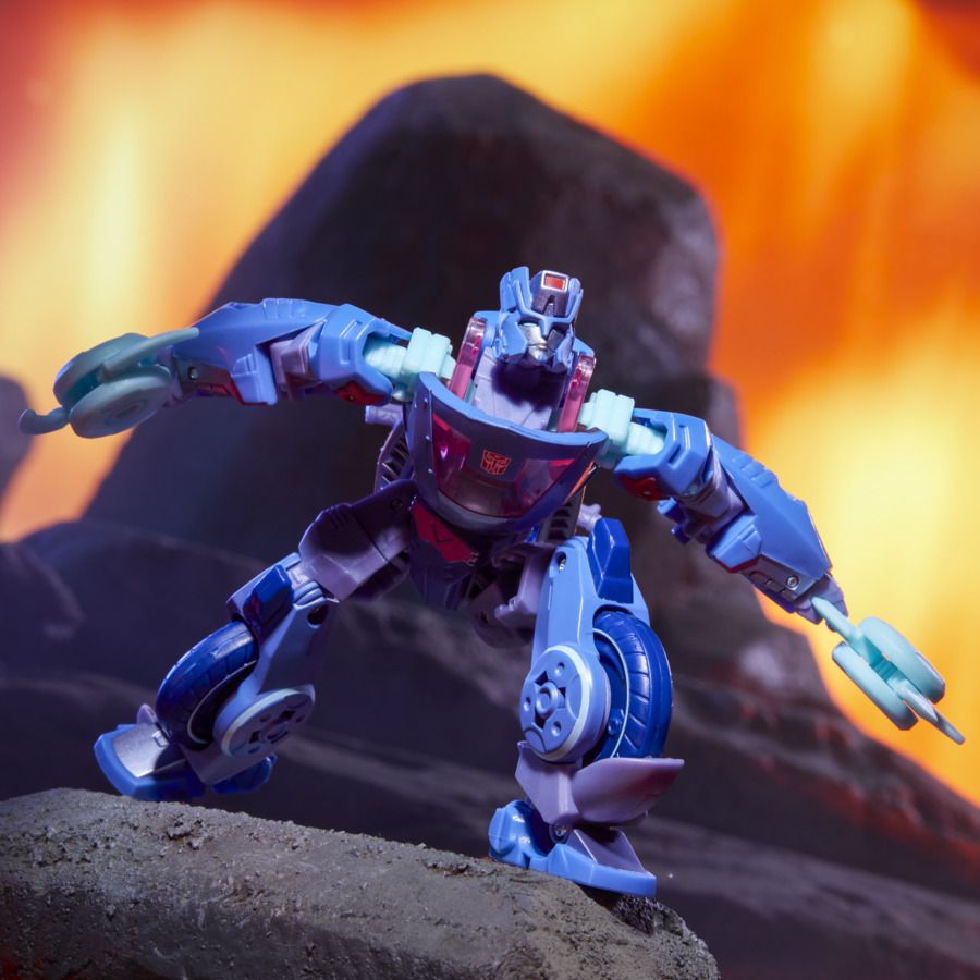 Transformers Gen Legacy Uni Deluxe Cyb Chromia